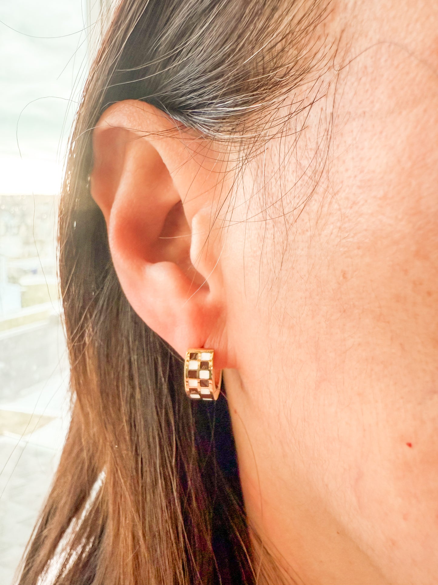 Brown checkered hoops