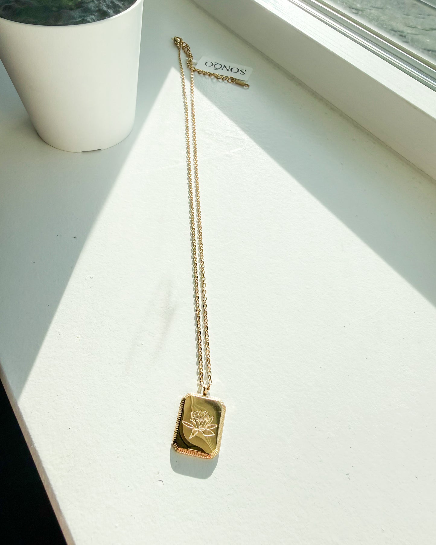 Birth Flower Necklace – Gold SS