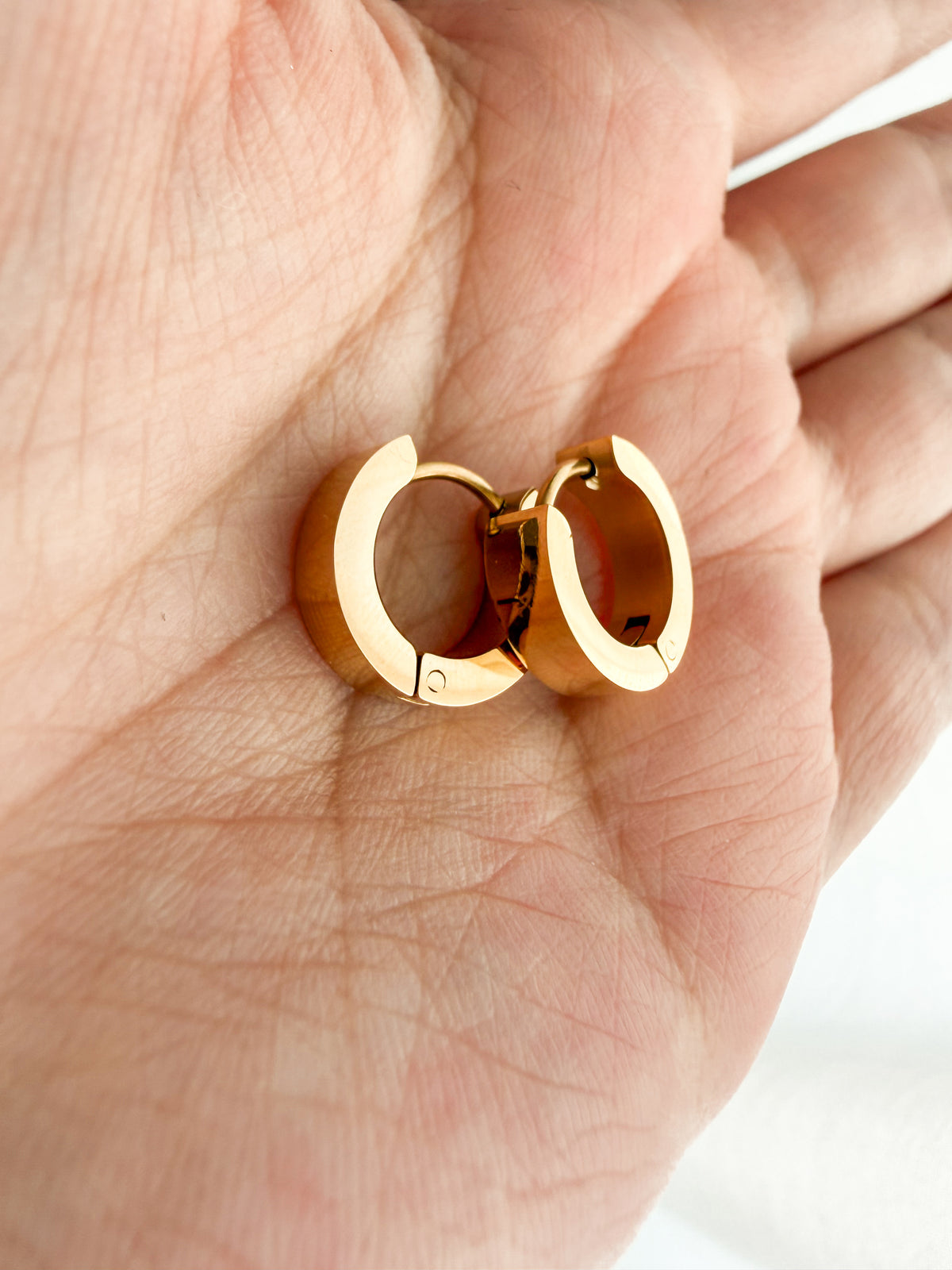 The 4mm thin gold hoops