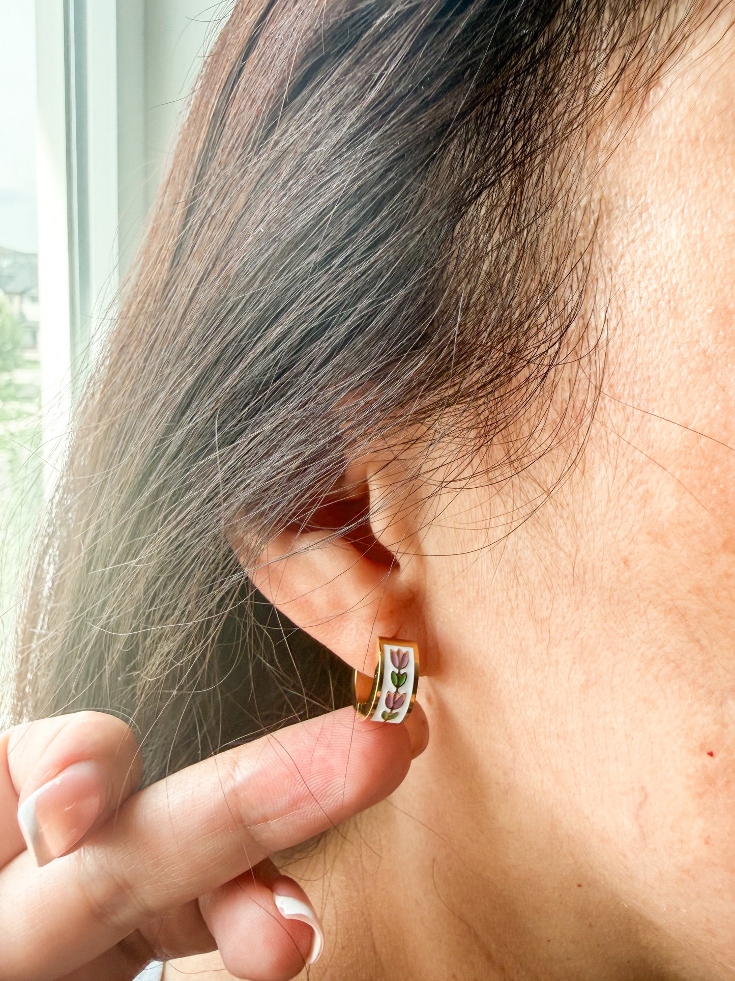 Violet tulips hoop earrings