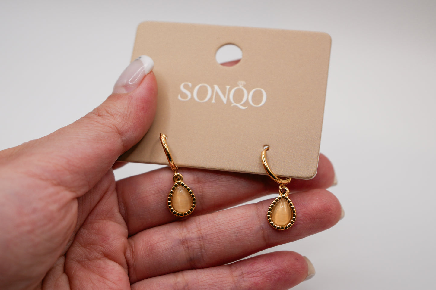 Champagne cat eye earrings