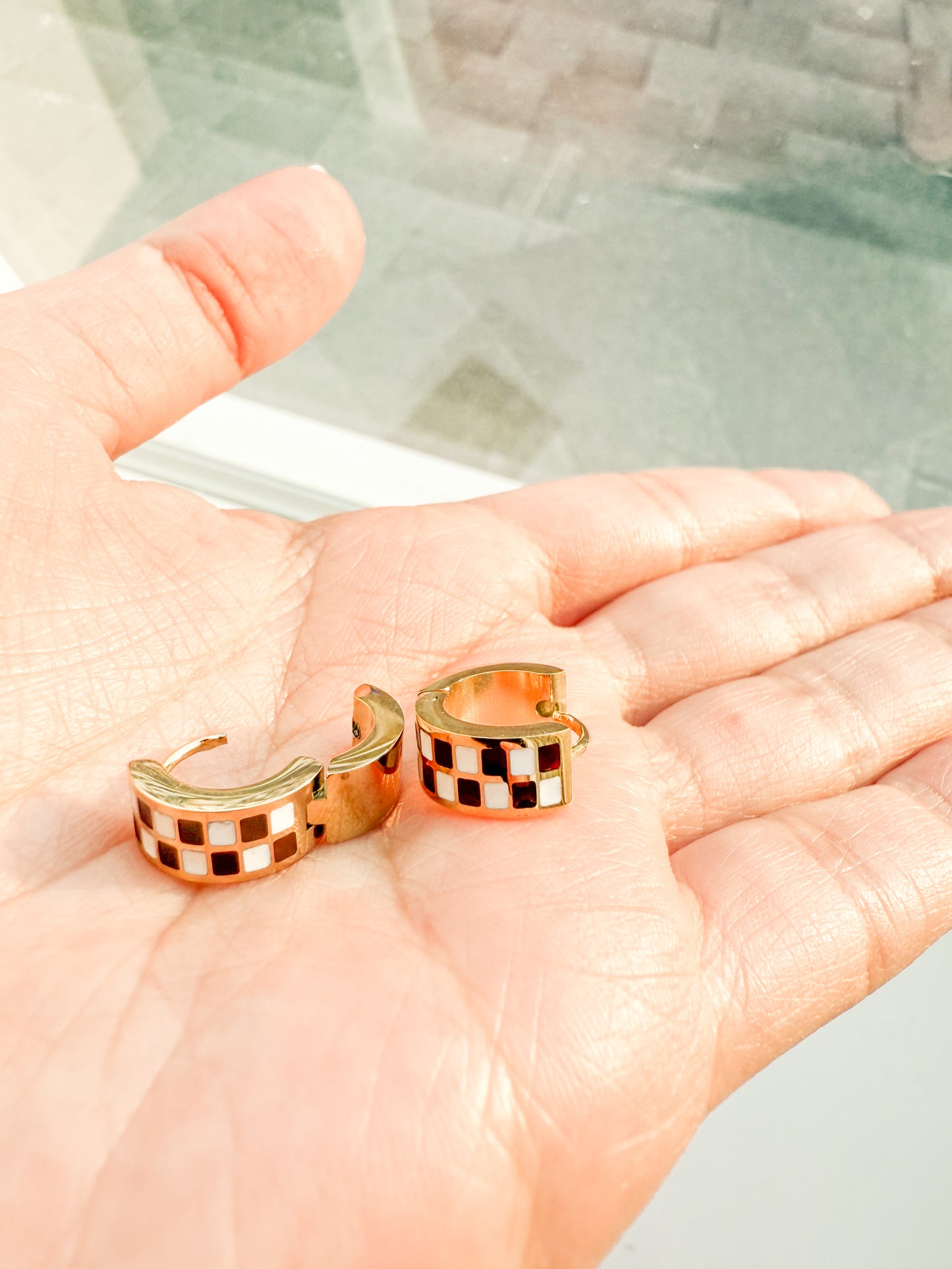 Brown checkered hoops