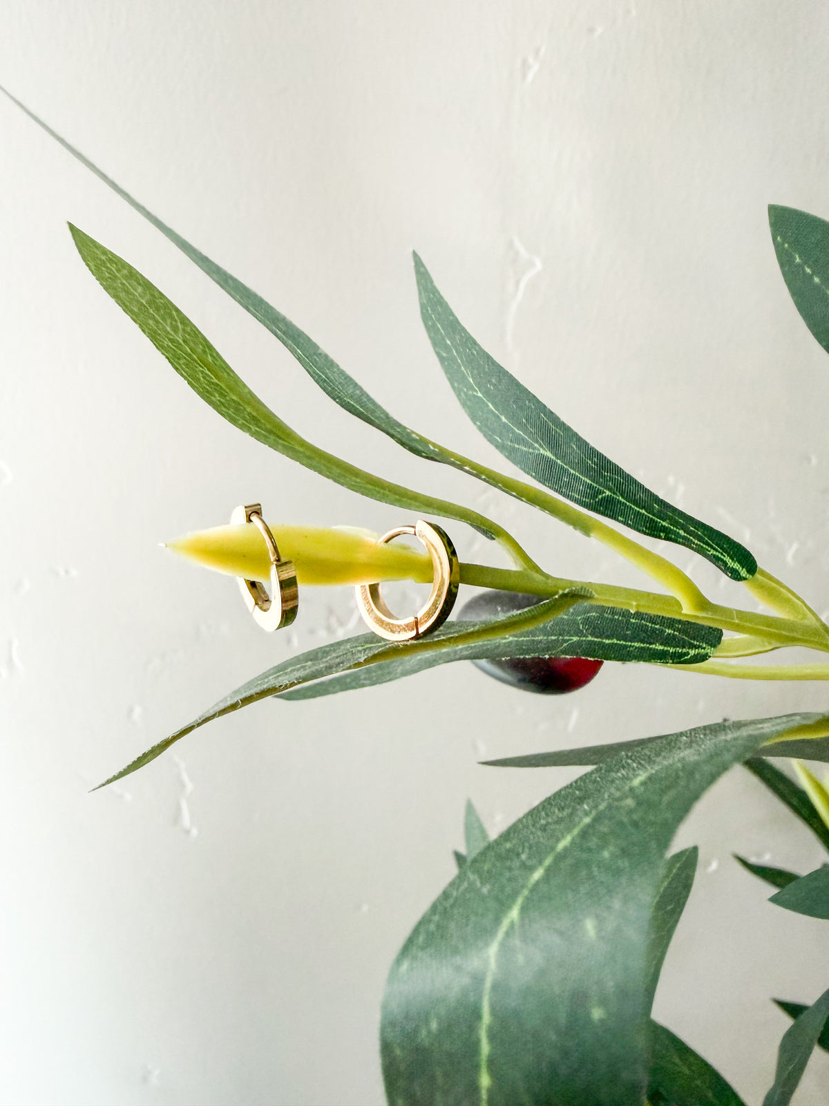 Essential gold hoops