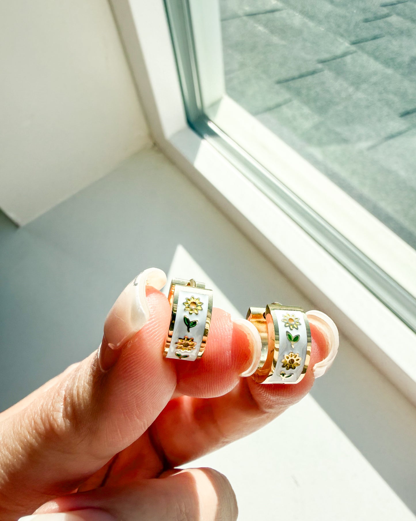Sunflower SS Hoop Earrings