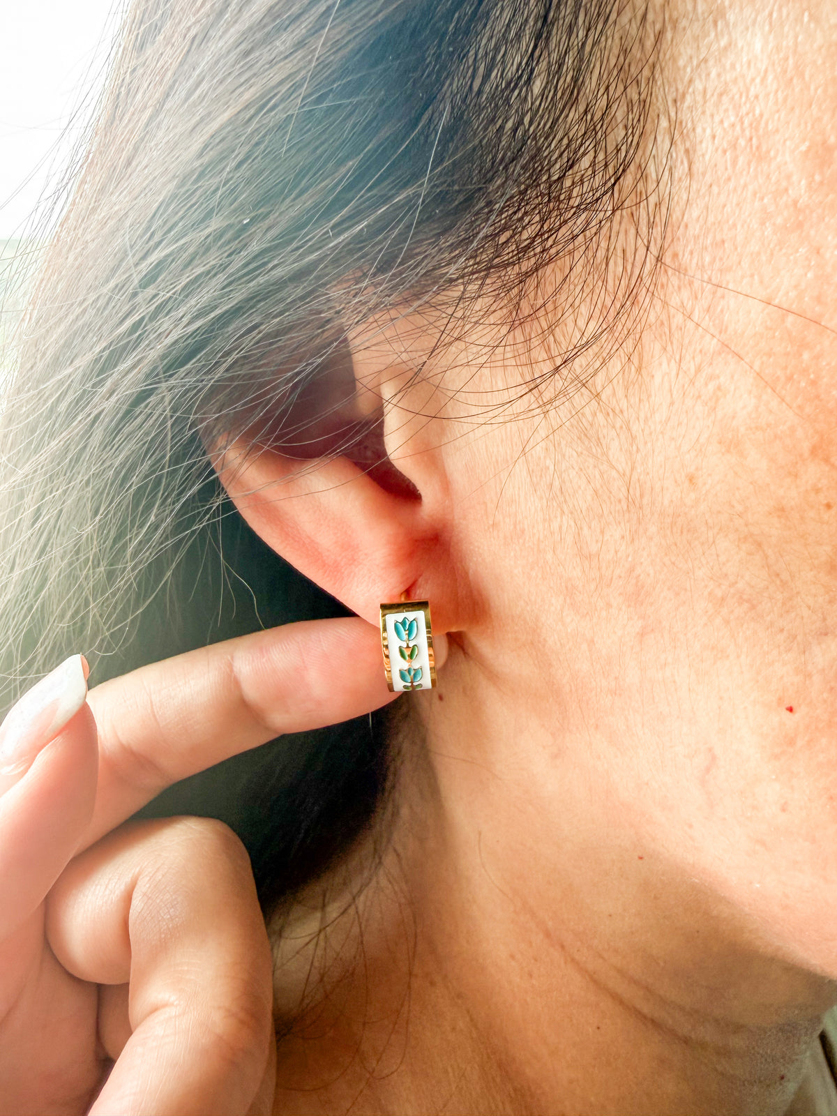 Turquoise tulips hoop earring