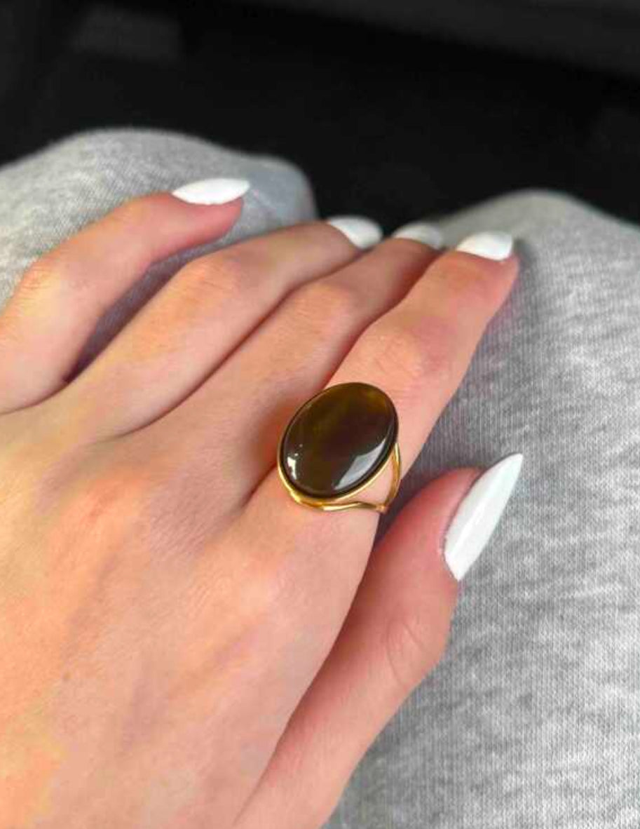 Cat’s eye stone gold ring